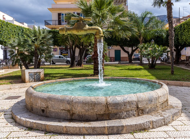 A magic fountain!