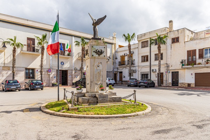War Memorial by the Municipal Building