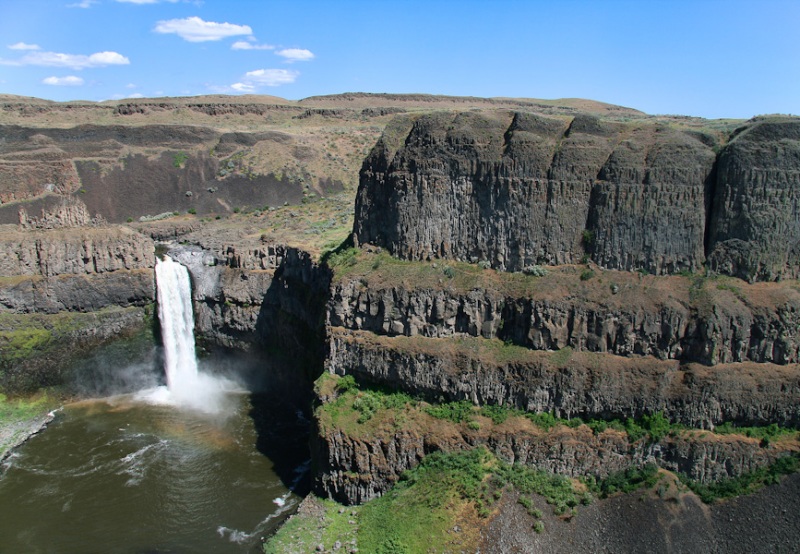 Palouse Falls drops 200 feet near Washtucna, Washington