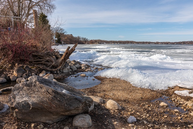 Piled ice looks like frozen waves