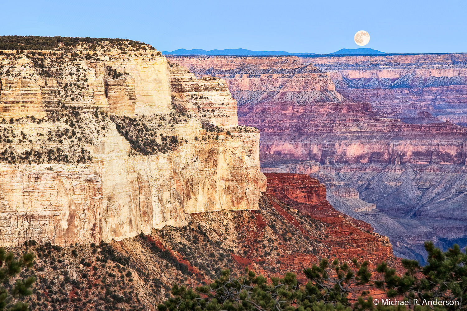 Moonset from Yavapai Observation Station